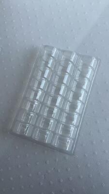 صينية تغليف ماكرون مكونة من 25 قطعة مع مادة PET صالحة للطعام بسماكة 0.55 مم وتصميم قابل لإعادة الاستخدام